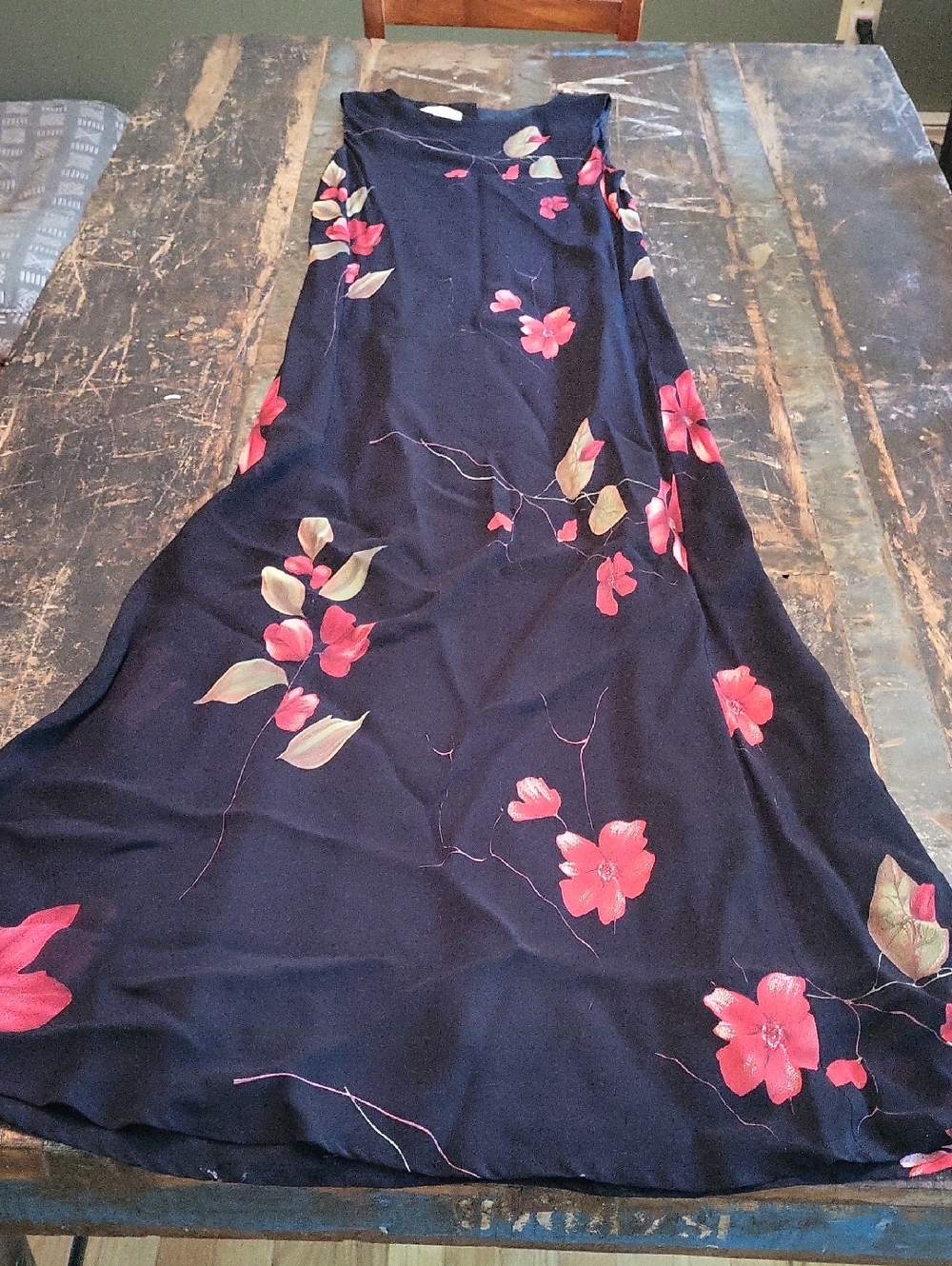 Jones New York Black Maxi Skirt with Red Floral Pattern Vintage